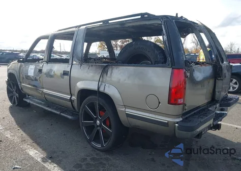 1999 Chevrolet Suburban 1500 Lt z USA, uszkodzony, nr VIN 3GNFK16R0XG133371